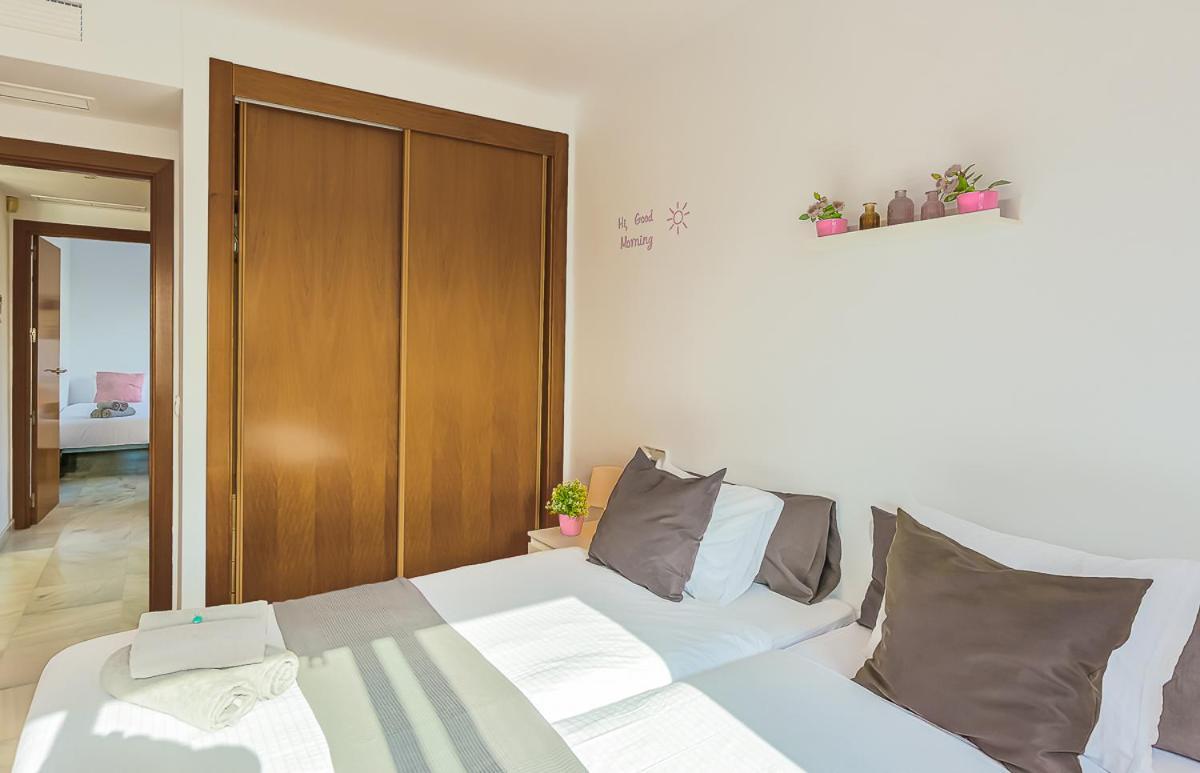 Andaluz Apartments Mar De Nerja Zimmer foto